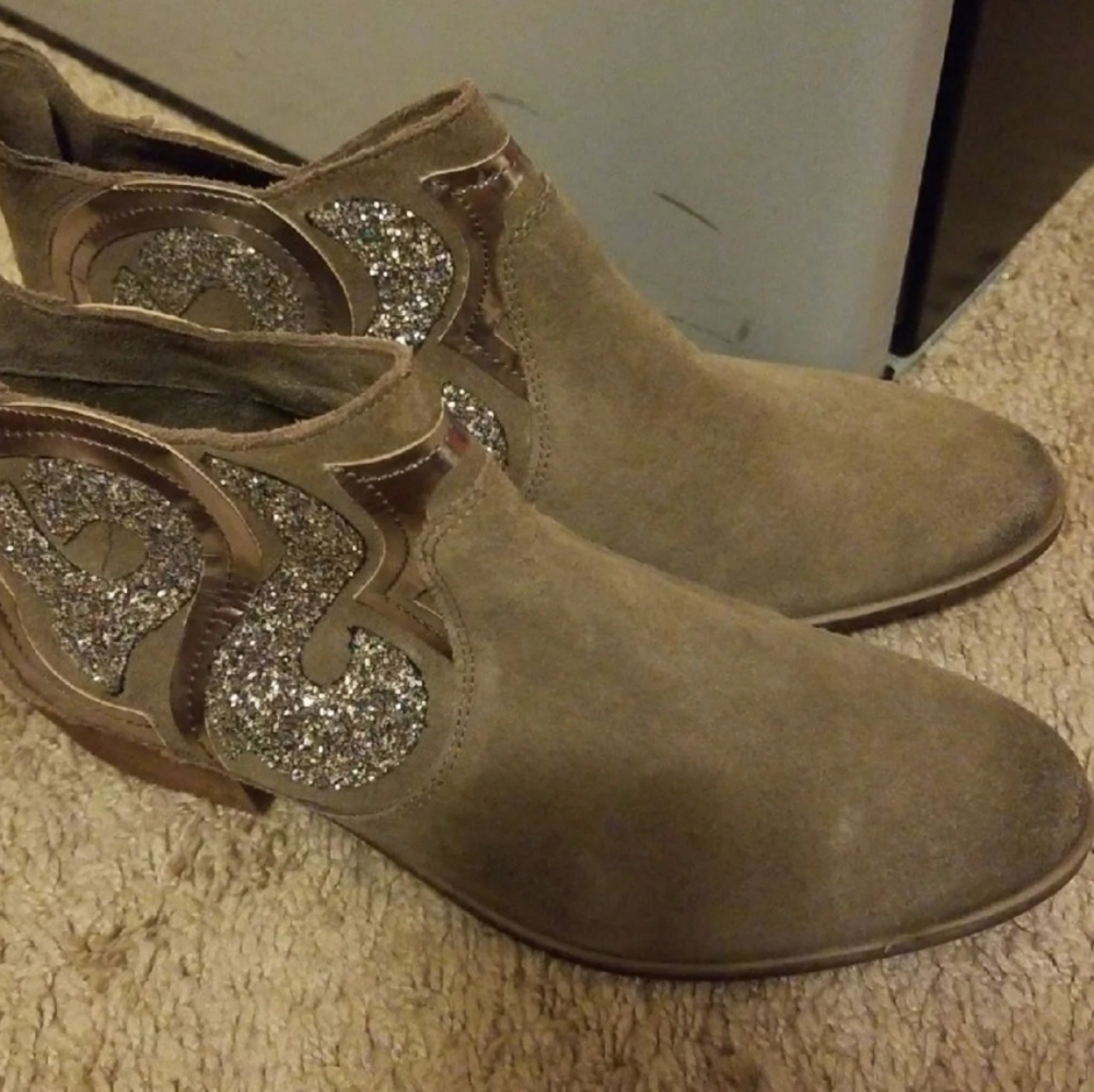 Holiday Gold Brown Light Ankle Boot